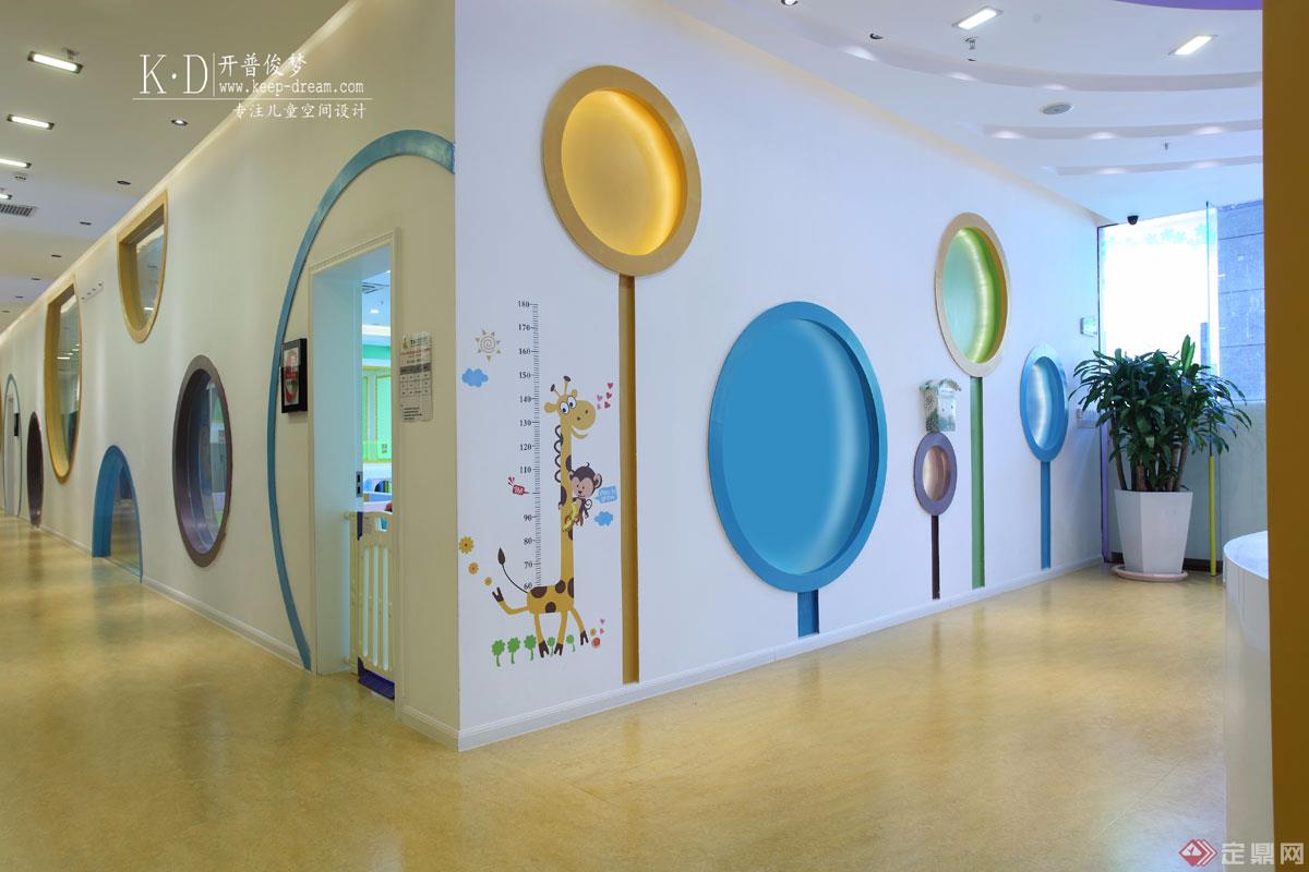 深圳爱乐早教中心设计装修
幼儿园墙面装饰设计装修图